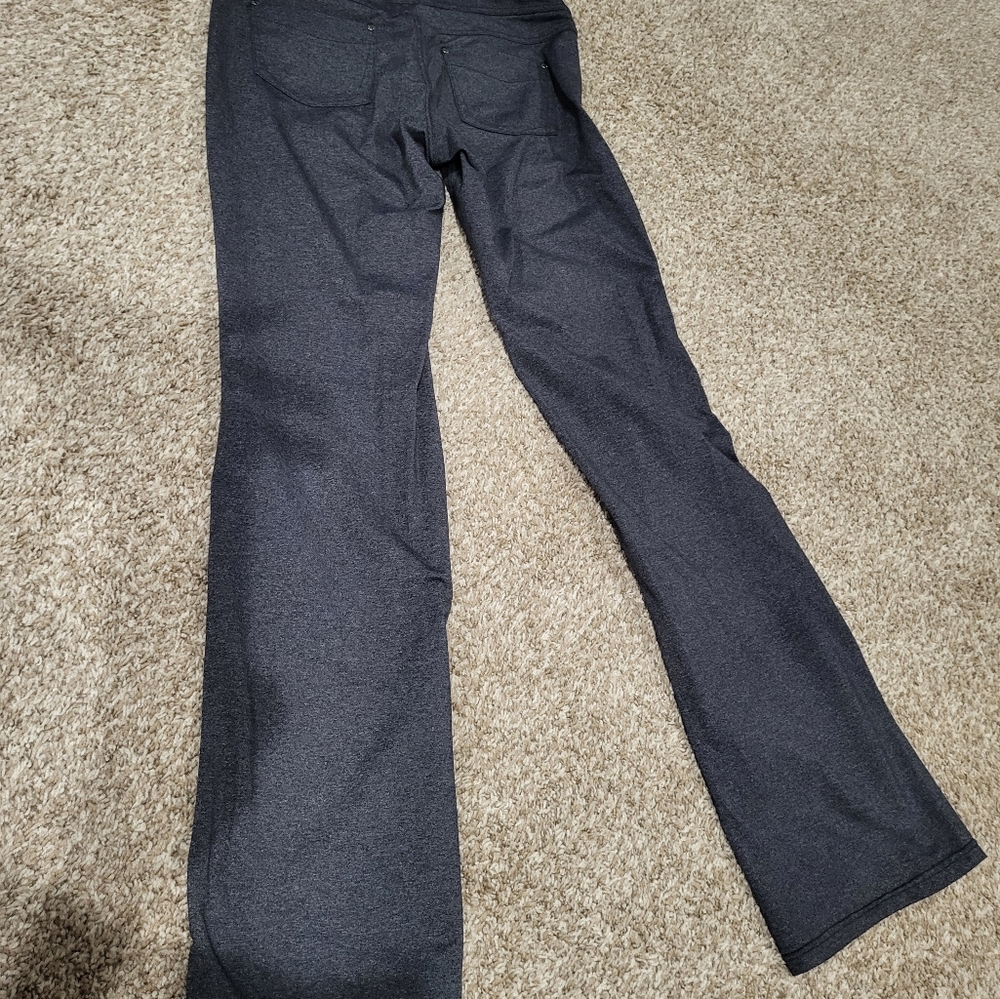 Athleta grey nvr worn size 10 boot cut yoga pants with pockets